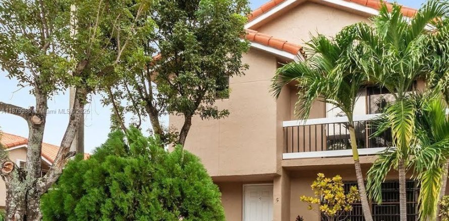 Touwnhouse à Miami, Floride 3 chambres, 149.57 m2 № 1925085