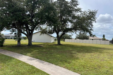 House in Port Charlotte, Florida 2 bedrooms, 91.79 sq.m. № 2038951 - photo 21