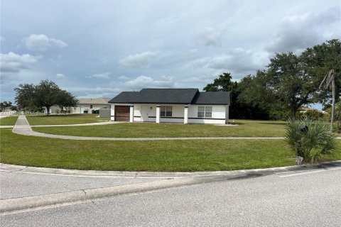 House in Port Charlotte, Florida 2 bedrooms, 91.79 sq.m. № 2038951 - photo 17