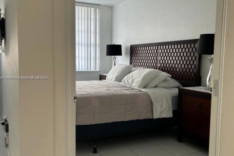 Condo in Miami Beach, Florida  № 1896573 - photo 3