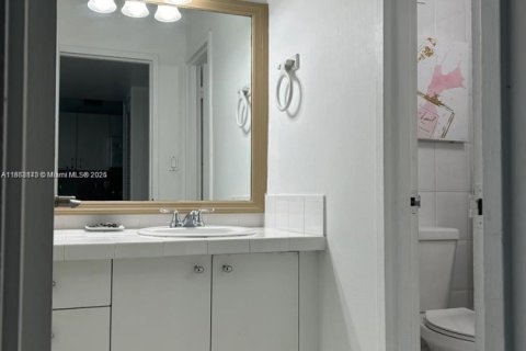 Condo in Miami Beach, Florida  № 1896573 - photo 7