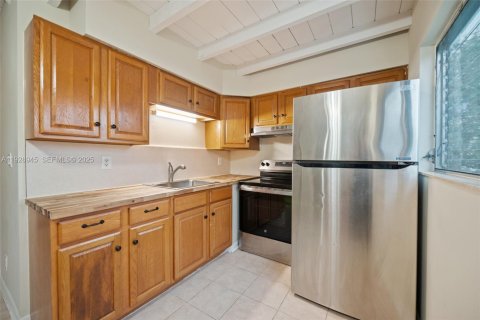 Appartement à louer à Oakland Park, Floride: 2 chambres, 201.13 m2 № 1987299 - photo 12