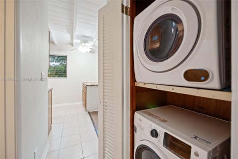 Appartement à louer à Oakland Park, Floride: 2 chambres, 201.13 m2 № 1987299 - photo 20