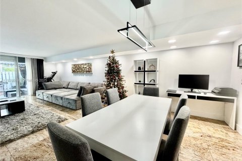 Touwnhouse à vendre à Hallandale Beach, Floride: 3 chambres, 167.6 m2 № 2089140 - photo 21