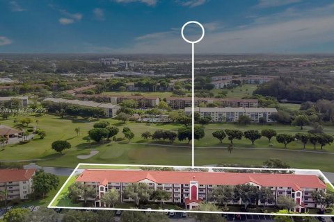 Condo in Pembroke Pines, Florida, 2 bedrooms  № 1927774 - photo 22
