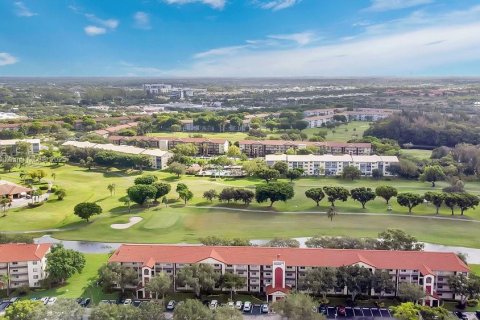 Condo in Pembroke Pines, Florida, 2 bedrooms  № 1927774 - photo 19