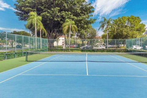 Condo in Pembroke Pines, Florida, 2 bedrooms  № 1927774 - photo 18