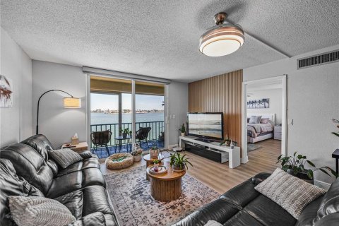 Condo in South Pasadena, Florida, 2 bedrooms  № 1608037 - photo 4