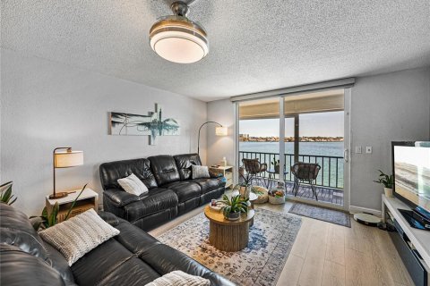 Condo in South Pasadena, Florida, 2 bedrooms  № 1608037 - photo 3