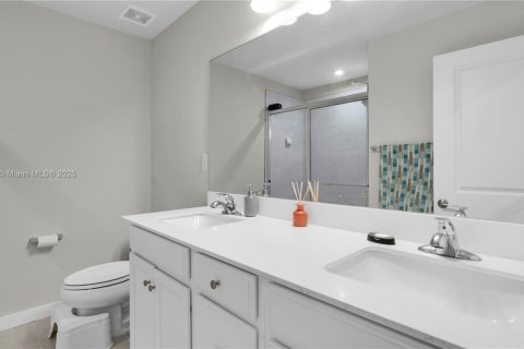 Condo in Florida City, Florida, 3 bedrooms  № 1809508 - photo 14