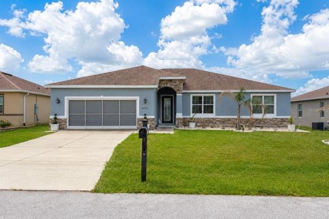 House in Ocala, Florida 4 bedrooms, 206.8 sq.m. № 2228353