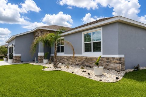 House in Ocala, Florida 4 bedrooms, 206.8 sq.m. № 2228353 - photo 2