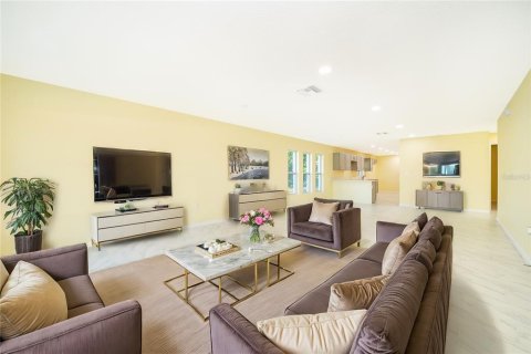 Купить виллу или дом в Лейк-Уэльс, Флорида 4 комнаты, 129.88м2, № 1426844 - фото 2