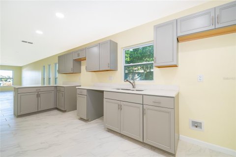 Купить виллу или дом в Лейк-Уэльс, Флорида 4 комнаты, 129.88м2, № 1426844 - фото 4