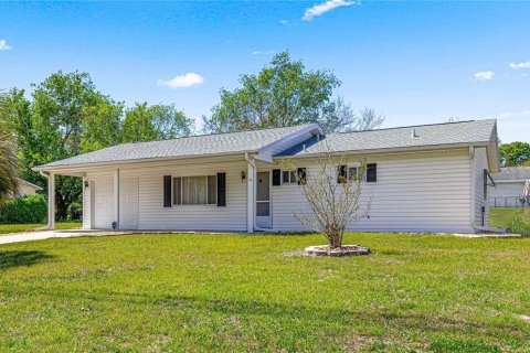 House in Ocala, Florida 2 bedrooms, 89.19 sq.m. № 1915042 - photo 1