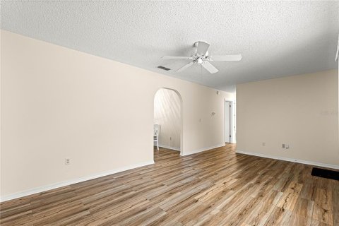 House in Ocala, Florida 2 bedrooms, 89.19 sq.m. № 1915042 - photo 7