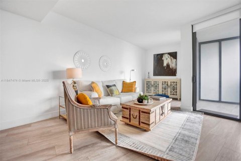 Купить кондоминиум в Майами, Флорида 1 спальня, 63.27м2, № 1980212 - фото 3