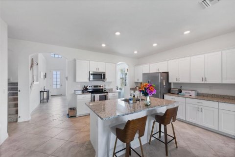 House in Port Charlotte, Florida 5 bedrooms, 300.17 sq.m. № 1603246 - photo 10