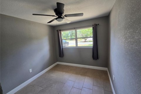 Casa en venta en Orange City, Florida, 3 dormitorios, 79.52 m2 № 1869169 - foto 9