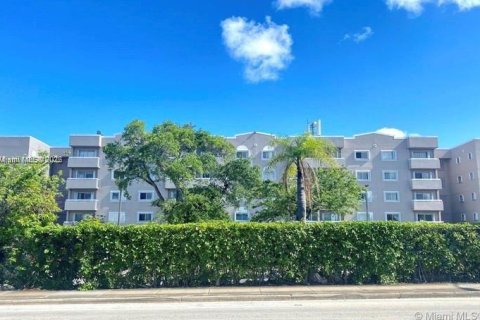 Copropriété à louer à Miami, Floride: 2 chambres, 67.08 m2 № 1963607 - photo 1