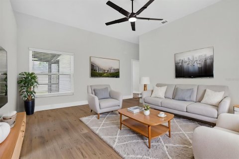 House in Tampa, Florida 3 bedrooms, 159.7 sq.m. № 2314316 - photo 4