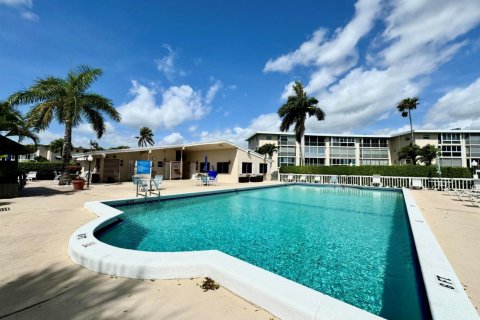 Снять в аренду кондоминиум в Палм Спрингс, Флорида 2 спальни, 100.33м2, № 1208609 - фото 1