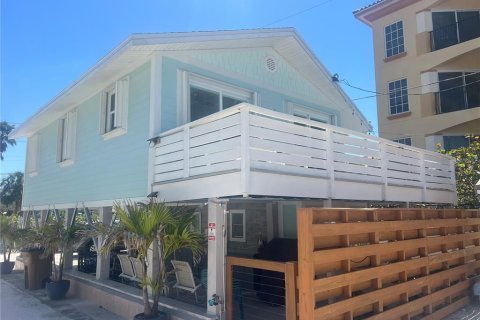 House in Indian Rocks Beach, Florida 2 bedrooms, 59.46 sq.m. № 1899180 - photo 4