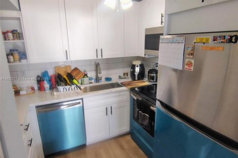 Condominio en alquiler en North Miami Beach, Florida, 2 dormitorios, 74.97 m2 № 1814534 - foto 5