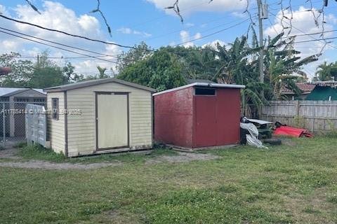 House in Miami, Florida 3 bedrooms, 89.19 sq.m. № 1869887 - photo 13