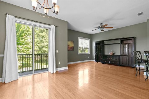 Townhouse in Tampa, Florida 3 bedrooms, 218.78 sq.m. № 2211327 - photo 12