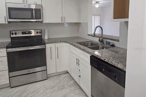 Apartamento en alquiler en Orlando, Florida, 3 dormitorios, 111.48 m2 № 1909970 - foto 2