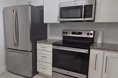 Apartamento en alquiler en Orlando, Florida, 3 dormitorios, 111.48 m2 № 1909970 - foto 3