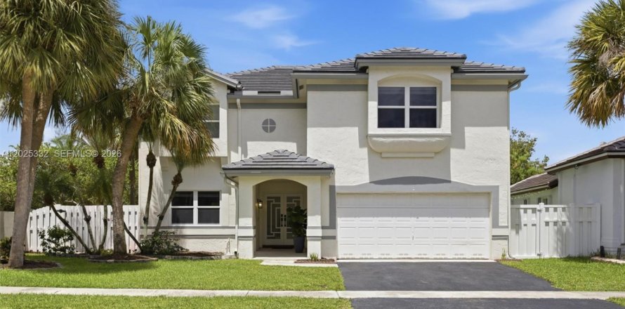 Villa ou maison à Weston, Floride 4 chambres, 238.02 m2 № 2146469