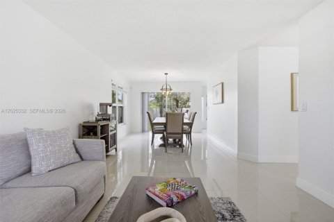 Villa ou maison à vendre à Weston, Floride: 4 chambres, 238.02 m2 № 2146469 - photo 4