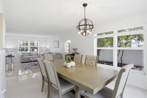 Villa ou maison à vendre à Weston, Floride: 4 chambres, 238.02 m2 № 2146469 - photo 3