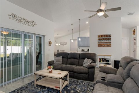 House in Weeki Wachee, Florida 4 bedrooms, 177.44 sq.m. № 1827084 - photo 15