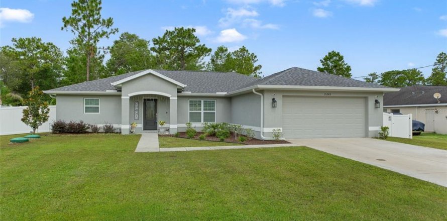House in Weeki Wachee, Florida 4 bedrooms, 177.44 sq.m. № 1827084