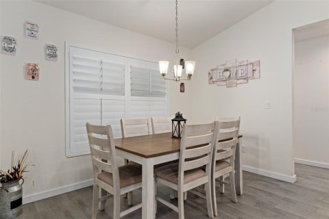 House in Weeki Wachee, Florida 4 bedrooms, 177.44 sq.m. № 1827084 - photo 21