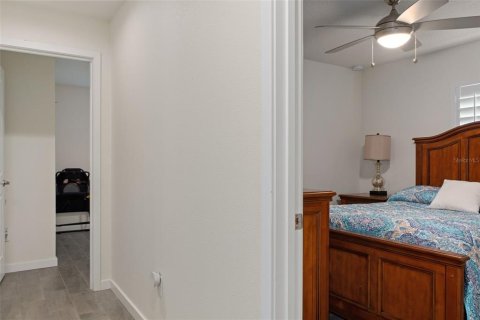 House in Weeki Wachee, Florida 4 bedrooms, 177.44 sq.m. № 1827084 - photo 29