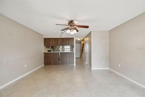 Townhouse in Largo, Florida 2 bedrooms, 115.94 sq.m. № 1754795 - photo 12