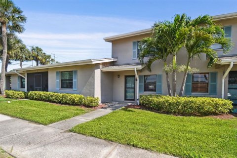 Townhouse in Largo, Florida 2 bedrooms, 115.94 sq.m. № 1754795 - photo 2