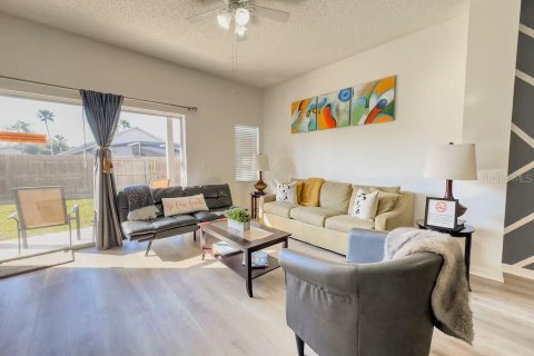 Adosado en venta en Kissimmee, Florida, 3 dormitorios, 120.77 m2 № 2166754 - foto 3