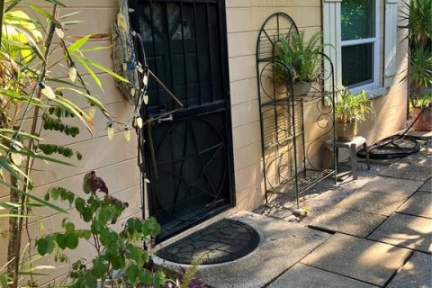 House in Odessa, Florida 2 bedrooms, 90.95 sq.m. № 2095779