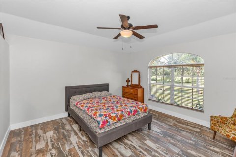 House in Osteen, Florida 4 bedrooms, 193.7 sq.m. № 2239238 - photo 11