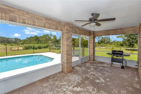 House in Osteen, Florida 4 bedrooms, 193.7 sq.m. № 2239238 - photo 26