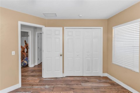 House in Osteen, Florida 4 bedrooms, 193.7 sq.m. № 2239238 - photo 18