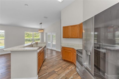 House in Osteen, Florida 4 bedrooms, 193.7 sq.m. № 2239238 - photo 5