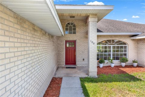 House in Osteen, Florida 4 bedrooms, 193.7 sq.m. № 2239238 - photo 2