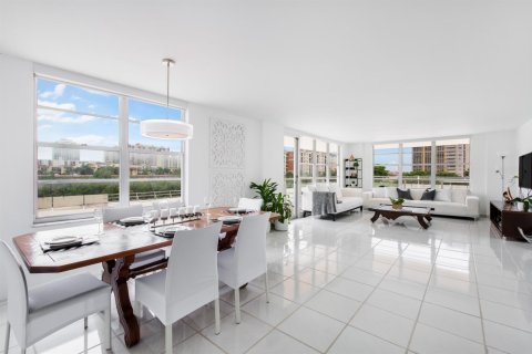 Condo in Sunny Isles Beach, Florida, 3 bedrooms № 2145962