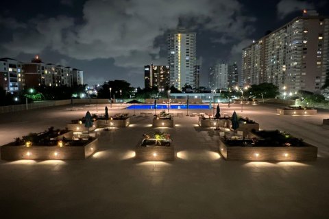 Condo in Sunny Isles Beach, Florida, 3 bedrooms № 2145962 - photo 2
